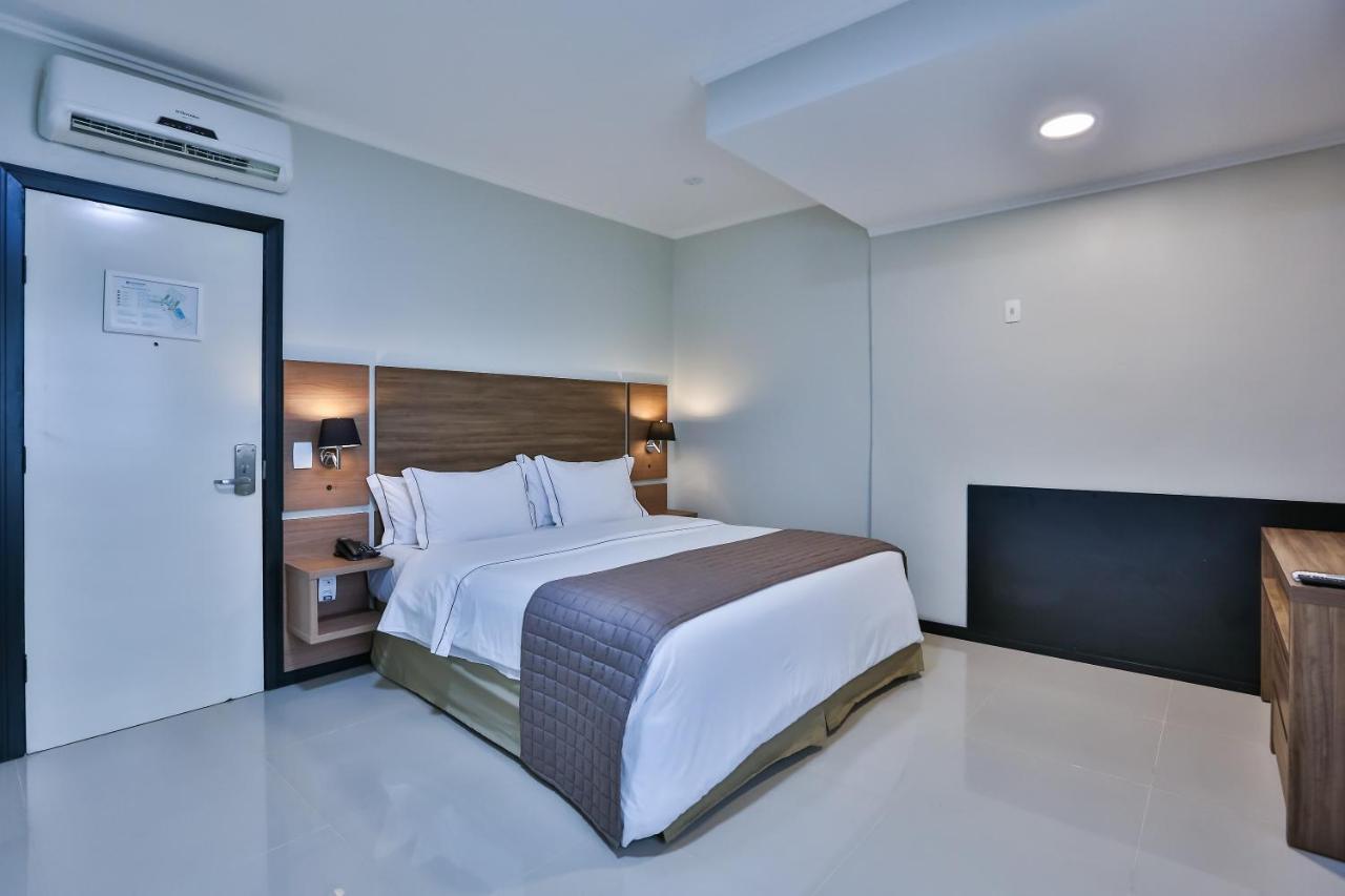 Wyndham Golden Foz Suites Foz do Iguacu Ngoại thất bức ảnh